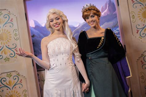 Anna and Elsa Debut 'Frozen 2' Costumes in Epcot and Disney Parks Worldwide