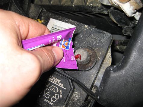 How-To-Clean-and-Stop-Car-Battery-Terminal-Corrosion-009