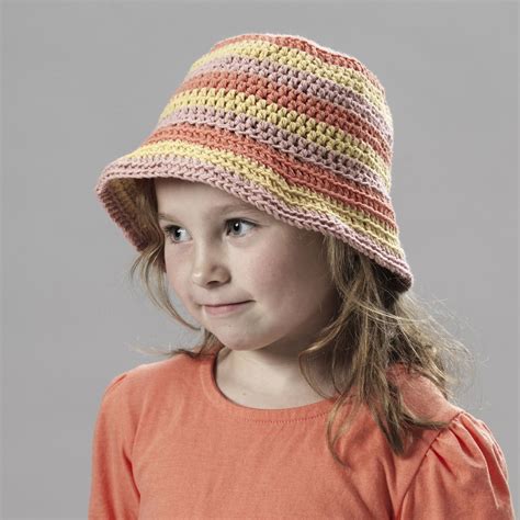 Virka en randig solhatt Easy Crochet, Crochet Hats, Yarn Diy, Crochet Instructions, Knitting For ...