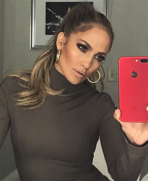 Jennifer Lopez Donates $1 Million To Puerto Rico | LiteFavorites.com