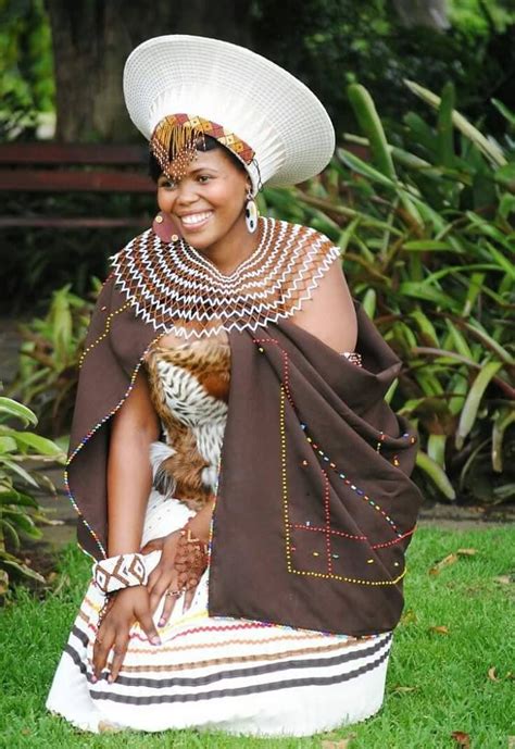 Pin by babongile zulu on Woman of Africa. | Zulu traditional attire ...