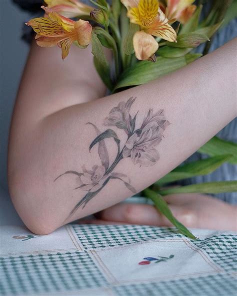 30 Pretty Alstroemeria Tattoos Show Your Temperament | Style VP | Page 6