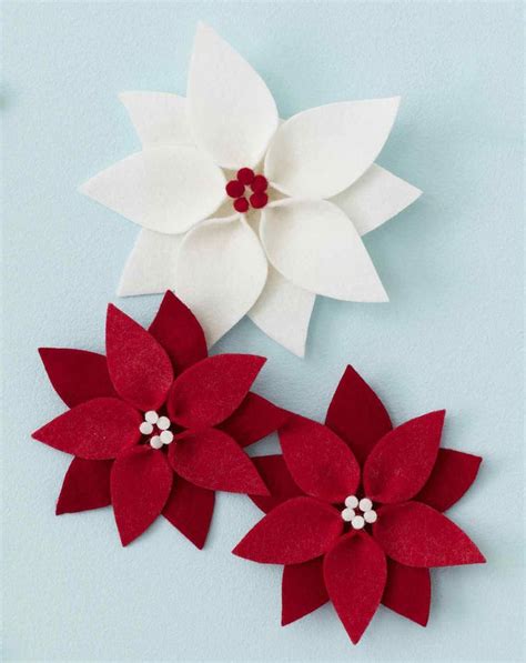 How to Make an Easy Felt Poinsettia Christmas Ornament | Felt christmas tree, Printable ...