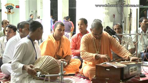 Hare Krishna Kirtan 01 by Haridas Prabhu on 25 July 2014 at ISKCON Juhu ...