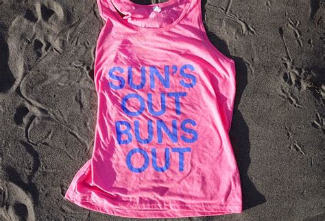 TypoTees - a collection of typography on t-shirts: Sun's out buns out