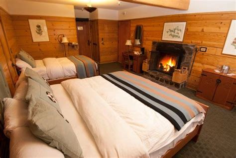 Historic Hotels | Historic Lodge Rooms | Timberline Lodge | Lodge room ...