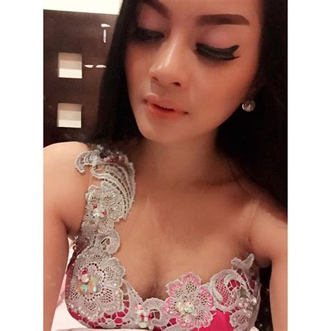 Kumpulan Foto Sexy Gita Youbi Sister di Instagram dan Profil Lengkapnya ...