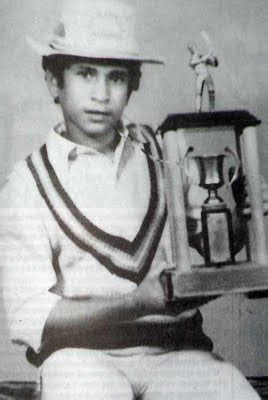 Indian Cricketer Sachin Tendulkar Childhood Pics - MERE PIX