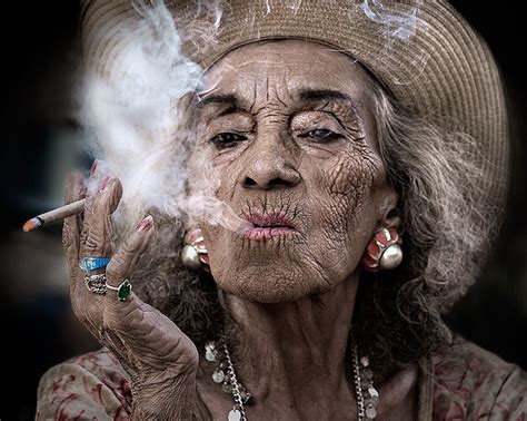 CRAZY OLD WOMEN S PREFER TO SMOKING | FUNNY TWEEK