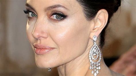 Here's What Angelina Jolie Looks Like Without Makeup