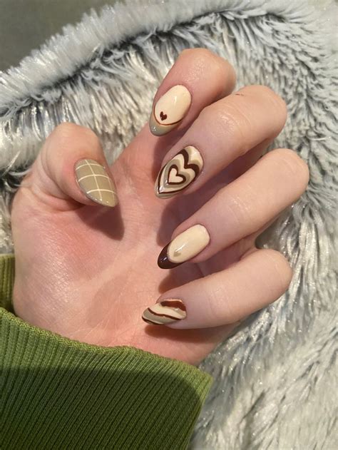 Brown aesthetic nails