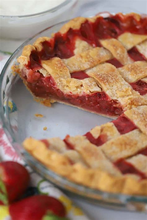 Easy Strawberry Rhubarb Pie Recipe - The Carefree Kitchen