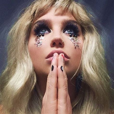 Glitter Tomb ☾ | Kesha makeup, Kesha, Kesha hair