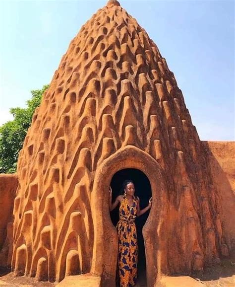 Exploring the Vernacular Architecture of Traditional African Village Huts - Hasan Jasim