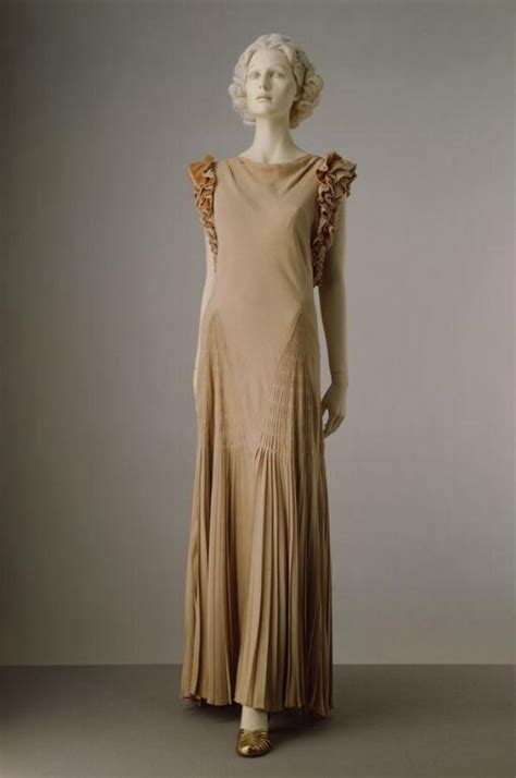 Evening Dress | Norman Hartnell | V&A Explore The Collections