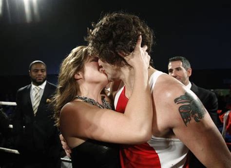 Justin Trudeau Kissing Sophie Grégoire Trudeau - Justin Trudeau Kissing ...