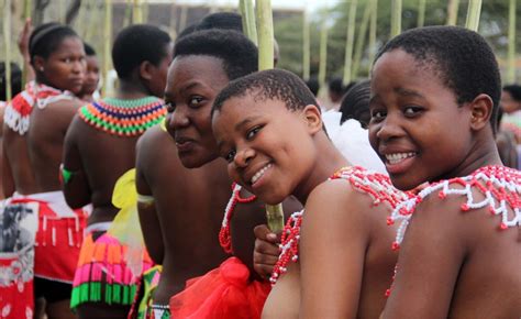 Estimated 30 000 maidens attend reed dance | Zululand Observer