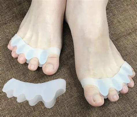 Aliexpress.com : Buy 2018 new high quality bunion (bunion) with large foot bone silicone rubber ...