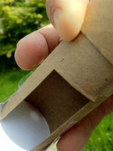 Making a Pinhole Solar Eclipse Viewer | ThriftyFun