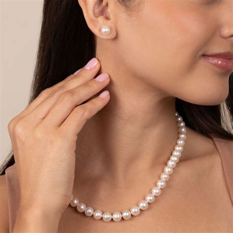 8.5-9.0 mm 18 Inch AA+ White Freshwater Pearl Necklace