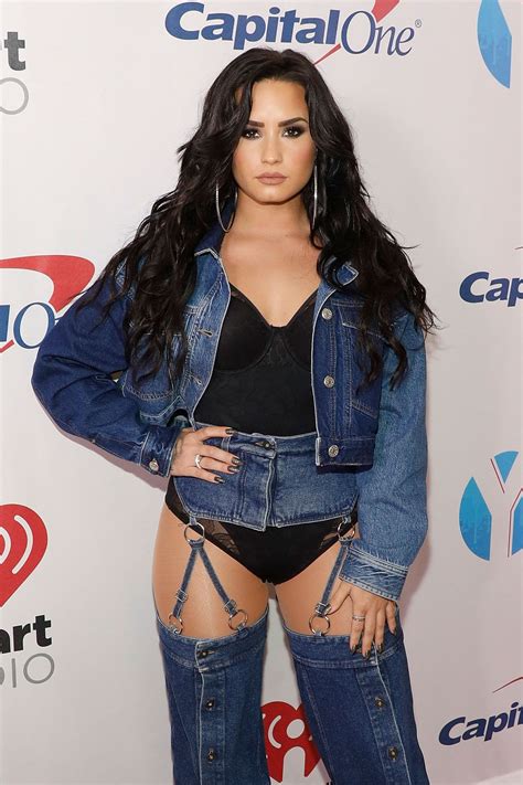 Demi Lovato Style, Clothes, Outfits and Fashion• Page 3 of 69 • CelebMafia