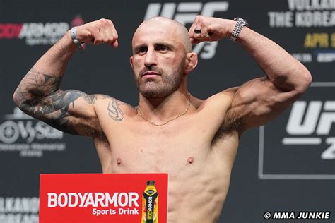 UFC 276: Volkanovski vs. Holloway prediction, analysis