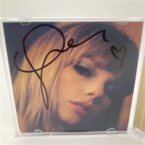 Taylor Swift Signature Heart