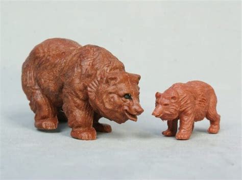 SOLD Britains Zoo Brown Bear & Cub (LIGHT BROWN Polythene) - Herald Toys and Models