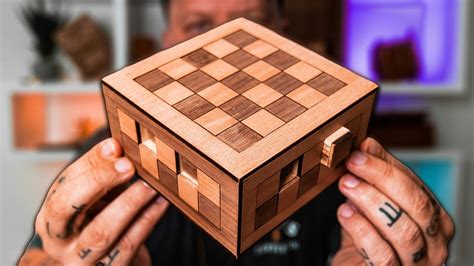 Solving The CHESS BOX Puzzle!! - YouTube