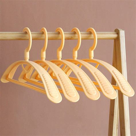 Amazon.com: plastic hangers,clothes hanger,velvet hangers,Plastic Hangers,[10Pack](43cm),Non ...