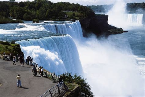 World Visits: Welcome To Niagara Falls Colorful View In Ontario - Canada