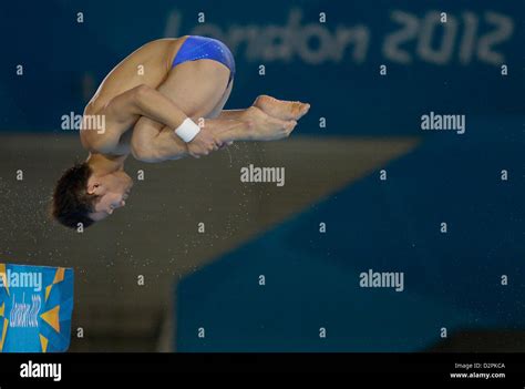 High diving board hi-res stock photography and images - Alamy