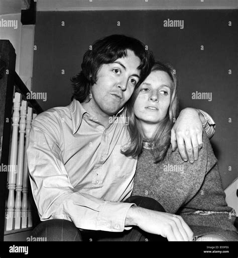 Beatles singer Paul McCartney with his new bride Linda Eastman March 1969 Z02640 Stock Photo - Alamy