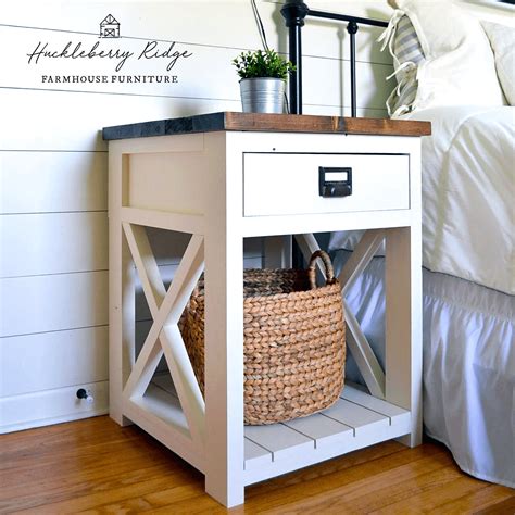 Farmhouse Nightstand White | Laludemare