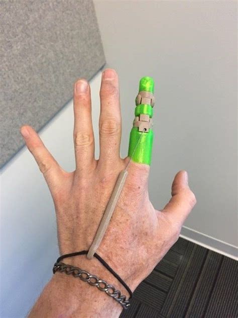 Knick's Prosthetic Finger v3.5.5 by knick - Thingiverse | Invenções, Robótica, Ideias de negócios