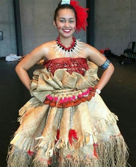 Samoan | Polynesian dress, Samoan clothing, Samoan dress