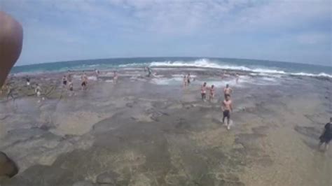 Massive Wave Takes out Beachgoers in Australia - Video | eBaum's World