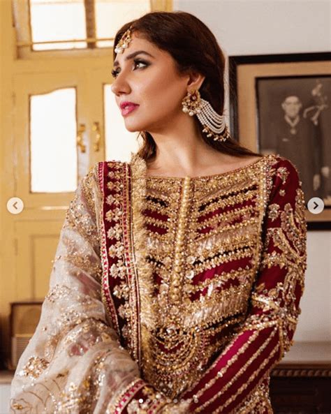 Mahira Khan Stunning Traditional photoshoot getting viral on social media