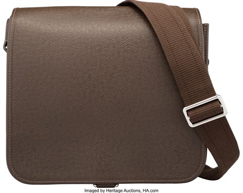 Louis Vuitton Brown Taiga Leather Andrei Messenger Bag. Excellent | Lot ...