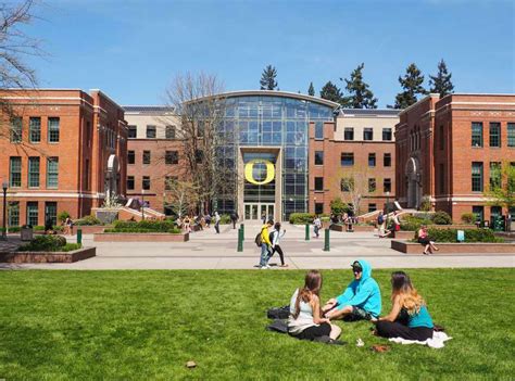University of Oregon: #327 in Money's 2020-21 Best Colleges Ranking