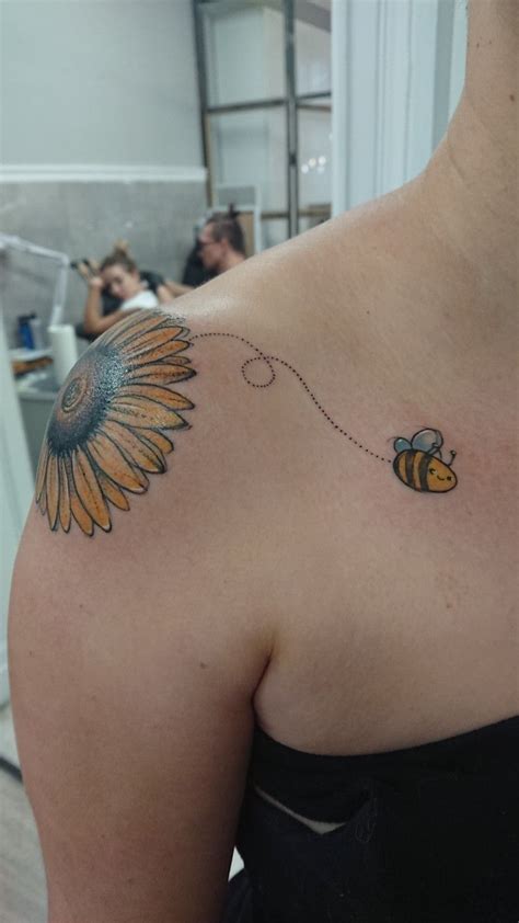 cute bee and sunflower tattoo | Bee and sunflower tattoo, Sunflower bee tattoo, Sunflower tattoo