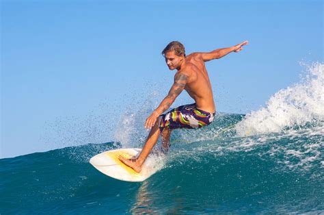 Experience surfing in Sri Lanka - The Perfect Wave