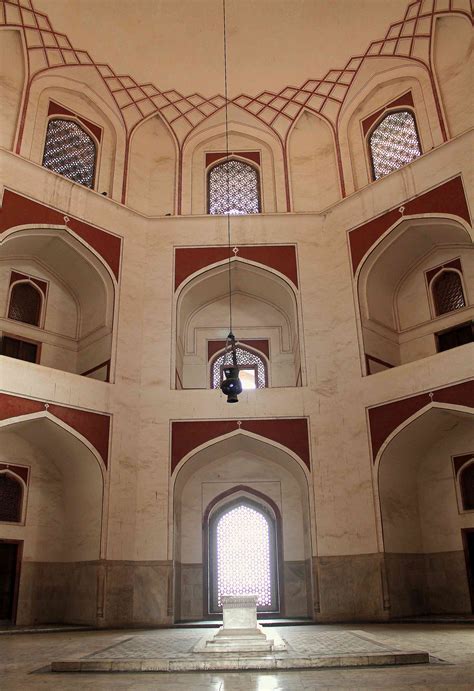 Humayun’s tomb: What are the architectural principles and influences on the famous Delhi monument?