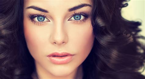 Natural Makeup Ideas For Blue Eyes