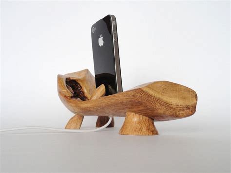 Handmade Wooden Docking Station for iPhone and iPod | Gadgetsin