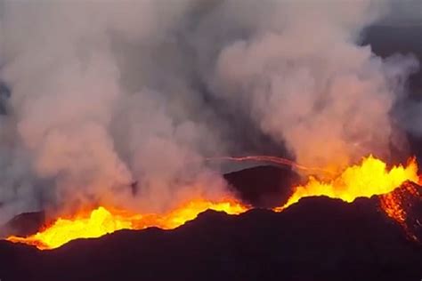 Drone Gets Amazing Footage Inside Iceland Volcano Before The Camera Melts