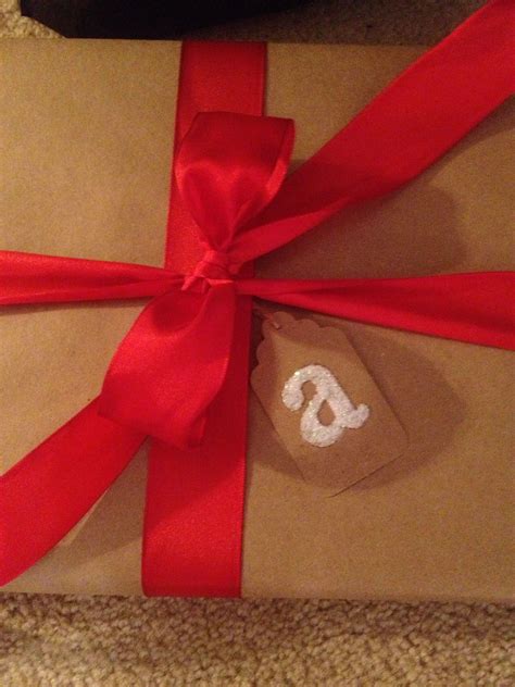 Brown paper packages | Brown paper packages, Gift wrapping, Christmas decorations