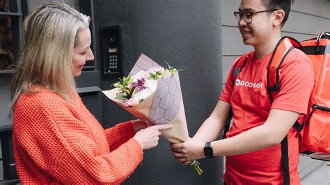 DoorDash and Coles Are Delivering Free Flowers to 5000 Mamas for Mother ...