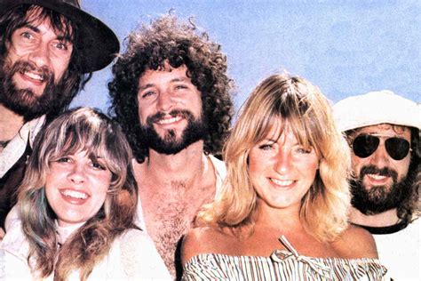 Lindsey Buckingham, Stevie Nicks honor late bandmate Christine McVie