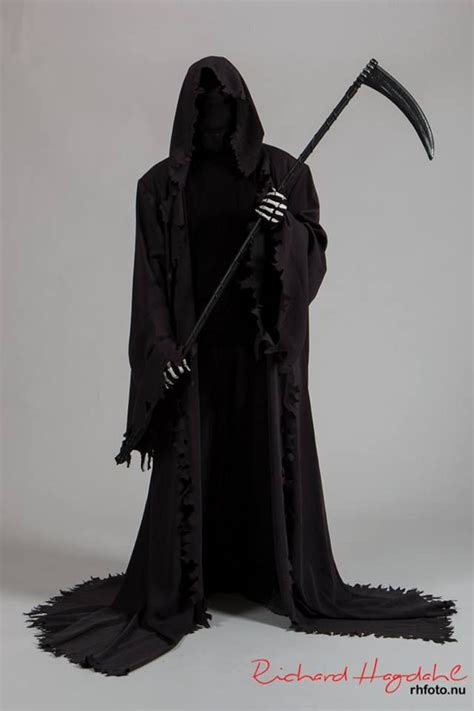 Pin by Matheus Lima on HALLOWEEN | Reaper costume, Grim reaper, Reaper ...